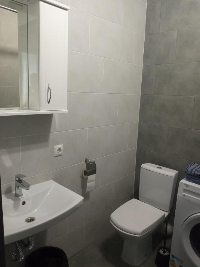 Апартаменты Weekend Inn Uzhhorod Ngoại thất bức ảnh