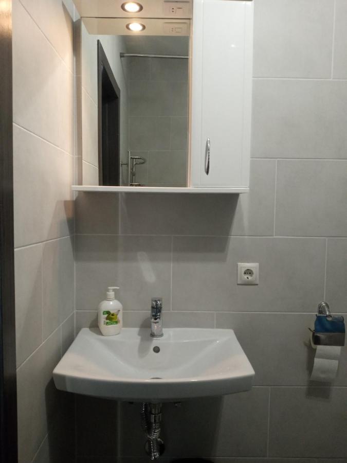 Апартаменты Weekend Inn Uzhhorod Ngoại thất bức ảnh